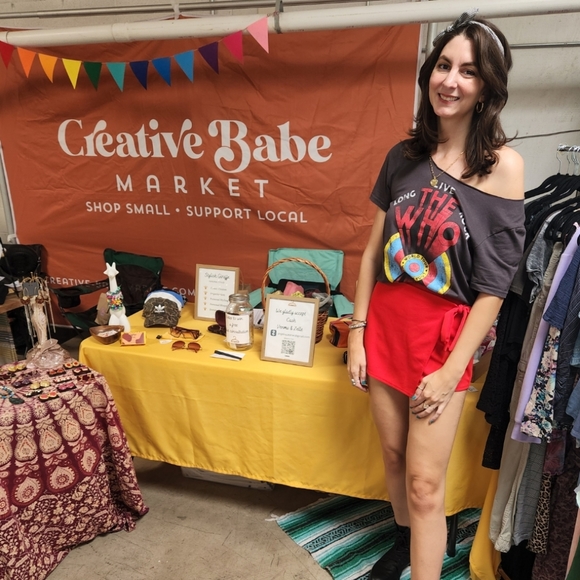 @stylishgiraffe is live! Silent Show Up To 75% Off! Gift Thrifted ✨️🎁 - Picture 11 of 15